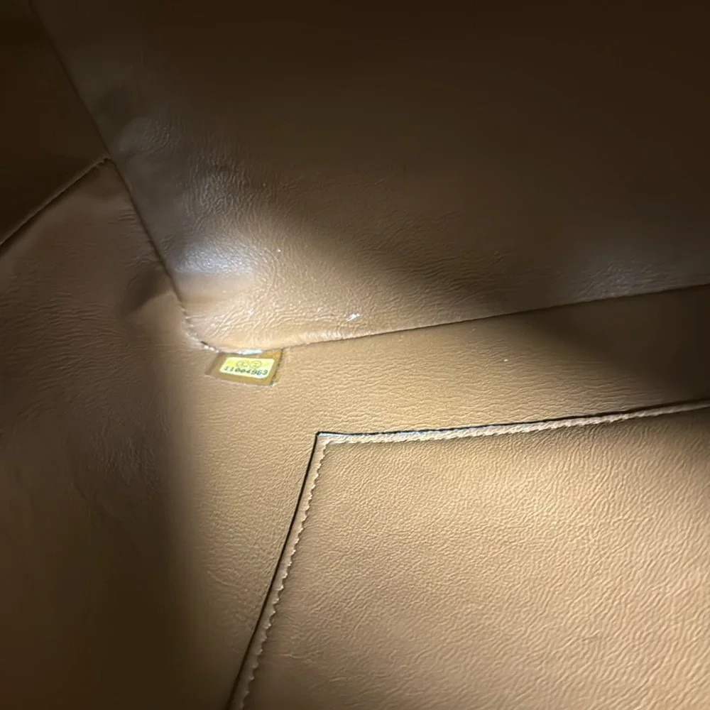 ❤️ SOLD ❤️ 👜 Authentic Chanel Caviar Quilted Medallion Tote (Brown) - Picture 15 of 17